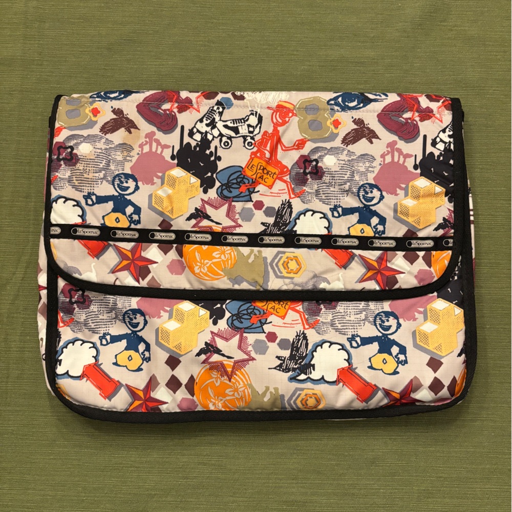 LeSportsac padded laptop case